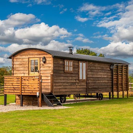 Ashwood Shepherd Hut -Ockeridge Rural Retreats Apartment Worcester Exterior photo