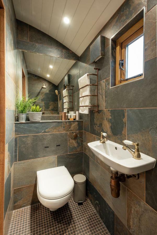 Ashwood Shepherd Hut -Ockeridge Rural Retreats Apartment Worcester Exterior photo